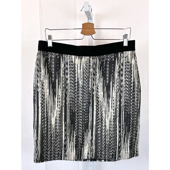 Ann Taylor Dresses & Skirts - ANN TAYLOR 12 Textured Shimmer Straight Skirt Above Knee Back Zip Black White